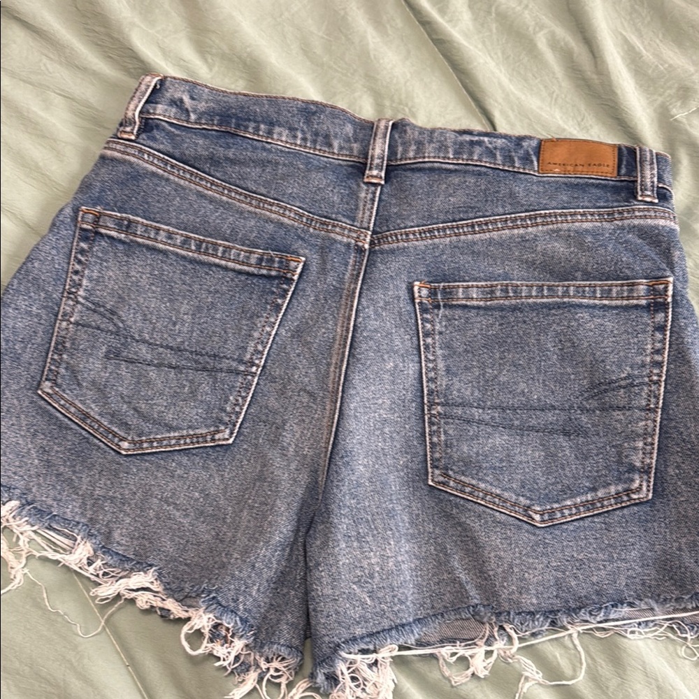 Women’s American Eagle high rise shorts